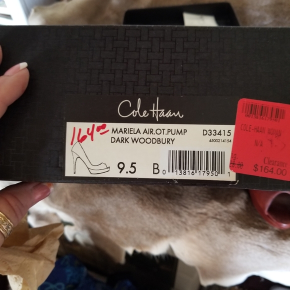 COLE HANN BROWN HEELS - Picture 4 of 4